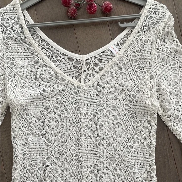 White Lace Bell Sleeve Knit Mini Dress Cover up Resort wear. Beach wear. Luxury - Picture 7 of 17